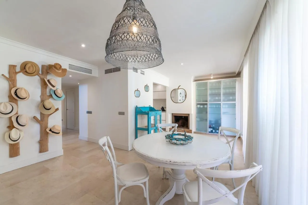 Houmi Sotogrande Apartment